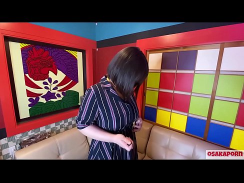 ❤️ Katta ko'krakli yapon shirinliklari jinsiy o'yinchoqlar bilan onanizm qiladi va orgazmga ega. U intervyuda o'z tajribasi haqida gapiradi. Katta ko'krak va tukli mushuk baland ovozda nola. Osakaporn Super seks uz.eviewporn.ru ❌️