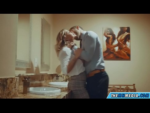 ❤️ Ko'krakli sarg'ish sizni jamoat hojatxonasida yo'ldan ozdirganda Super seks uz.eviewporn.ru ❌️
